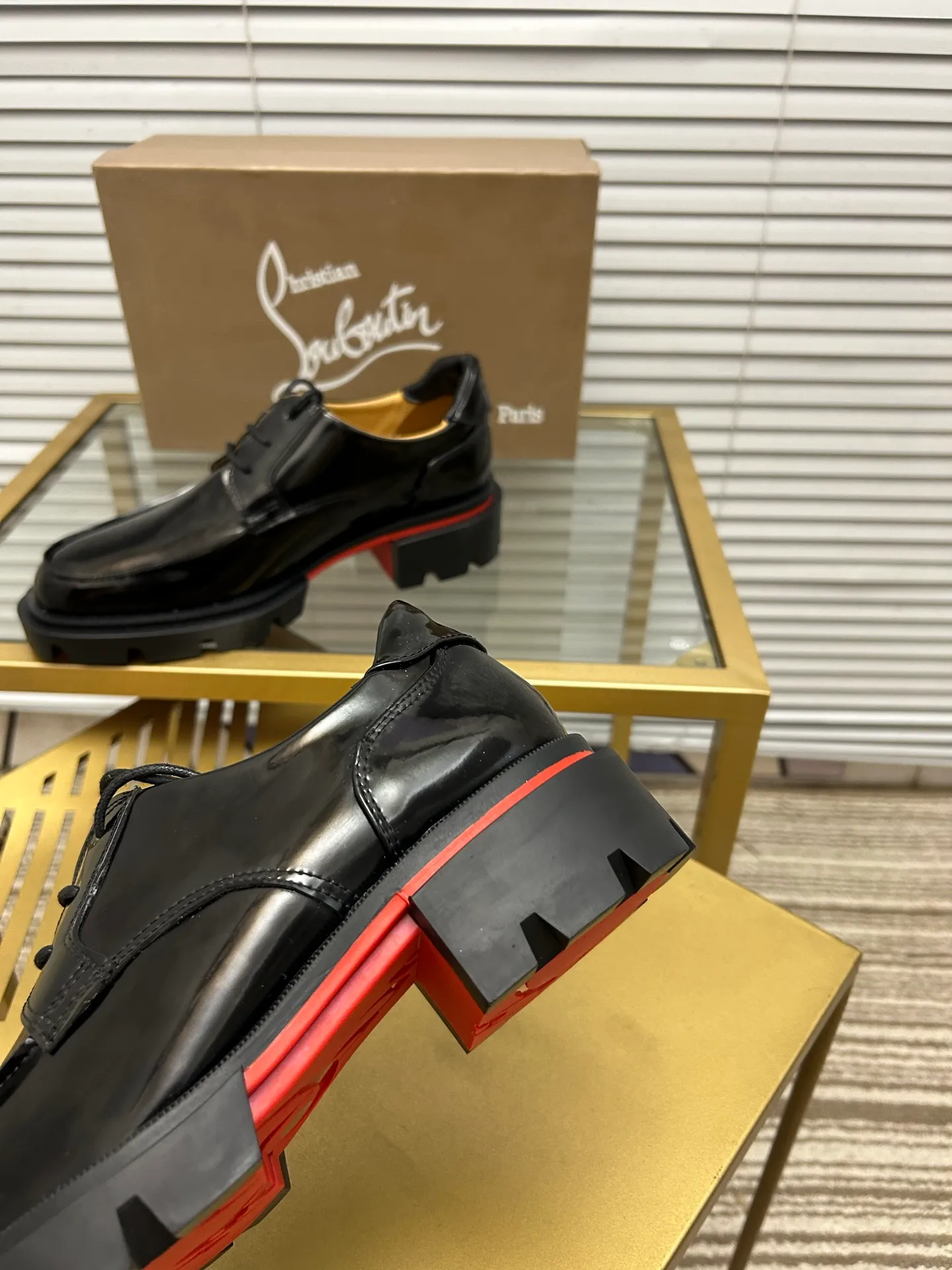 (Customized model) Ex-factory price is 660. christian louboutin (CL red sole shoes) counter series, casual sneakers for couples 📢 📢 📢 Exclusive hot style release 🎈🎈💪 Movable latex feet 👻 Finished outsole line [Proud] 😝Female 35-40# Male 38#-46, global supply😝 [Top version]: Original imported genuine leather upper, top original leather lining, original molded TPU outsole, original 1:1 detail processing, original shoe last,